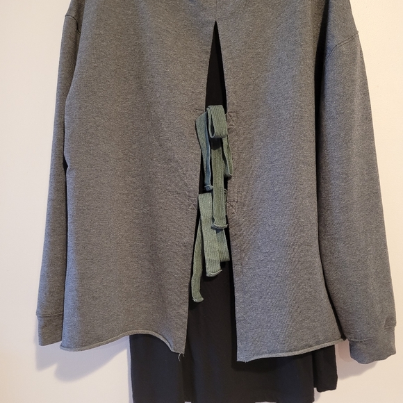 WALTER BAKER Grey Cropped Sweatshirt (open back with ties/great for layering) - Picture 2 of 11